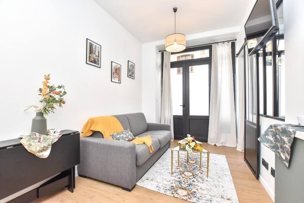 パリCharming Flat In Montmartre - Imhostアパートメント エクステリア 写真