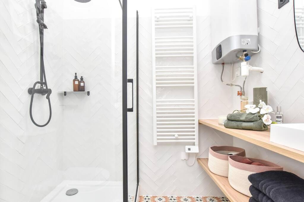 パリCharming Flat In Montmartre - Imhostアパートメント エクステリア 写真