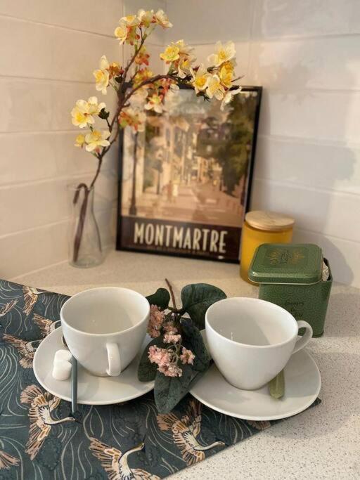 パリCharming Flat In Montmartre - Imhostアパートメント エクステリア 写真